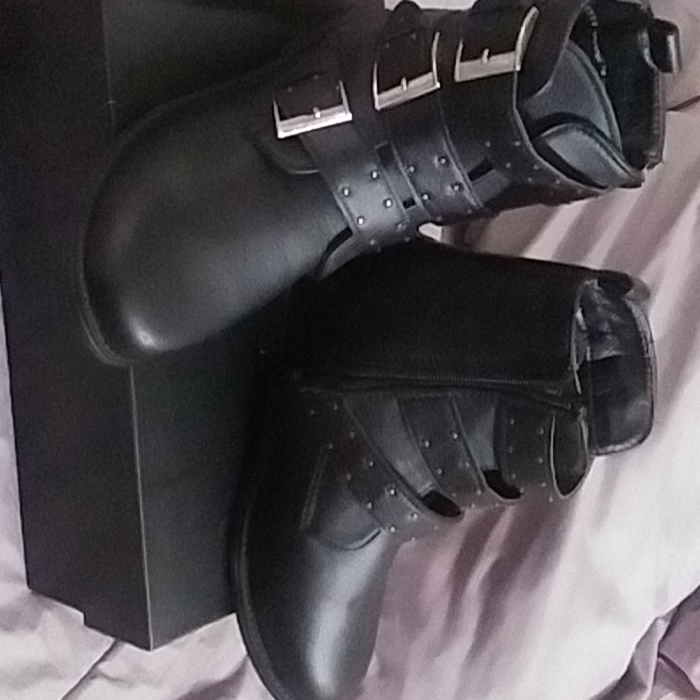 Biker boots. Unbranded